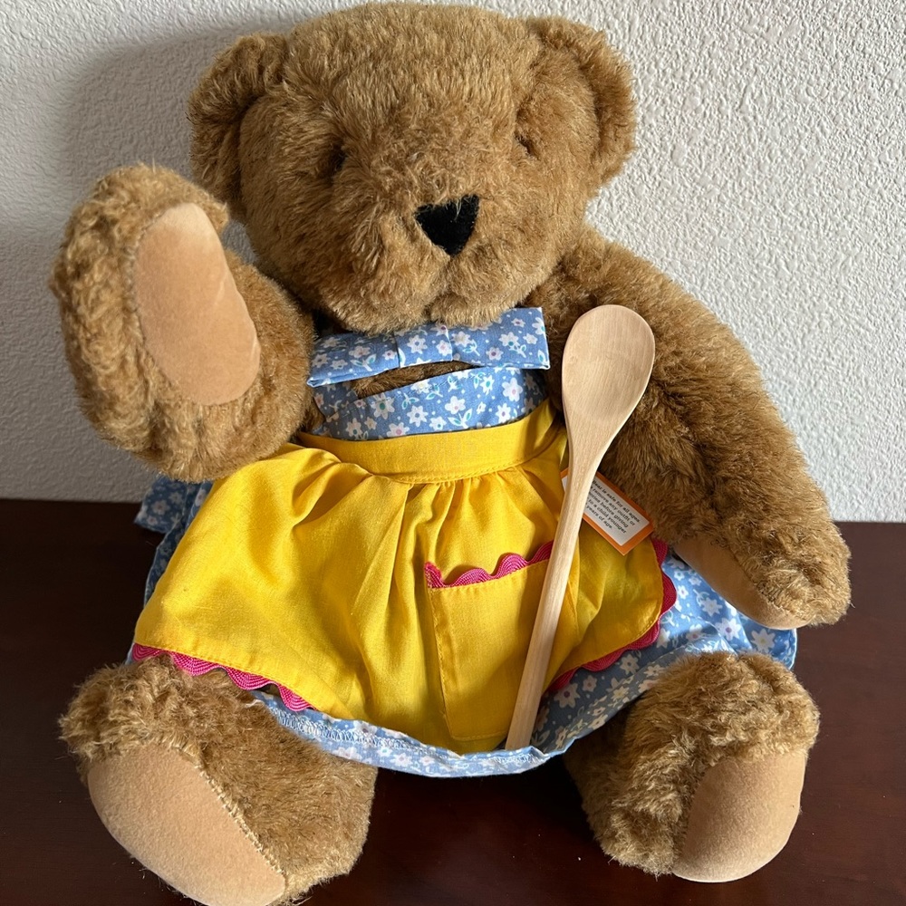 Vintage Vermont Teddy Bear With Apron 🧸